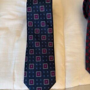 Jos A. Bank Reserve blue and pink tie
